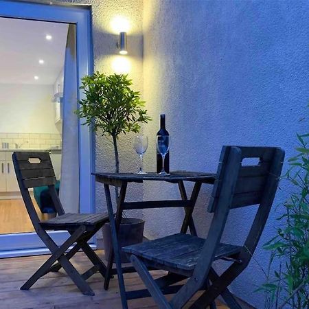 Ashcroft Apartment - Small Home Away From Home Ashburton Buitenkant foto